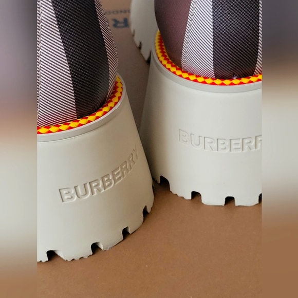 BURBERRY COMBAT BOOTS - Picture 3 of 8